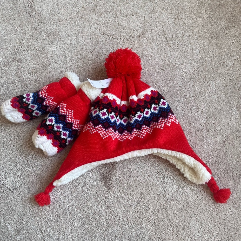 NWT Knit Hat and Mittens Set M